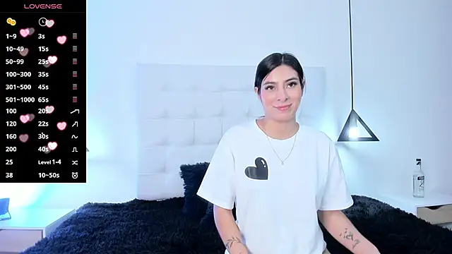 Snapshot of Enma_Olimpo chatting on January 15, 2025, 8:05 pm Enma Olimpo online show from January 15, 2025, 8:05 pm