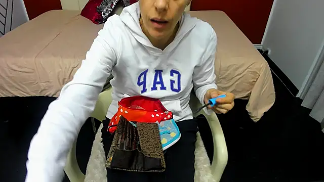 Abrillee1 online show from January 17, 2025, 7:38 pm