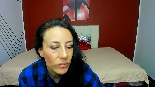 Abrillee1 online show from February 18, 2025, 10:47 pm