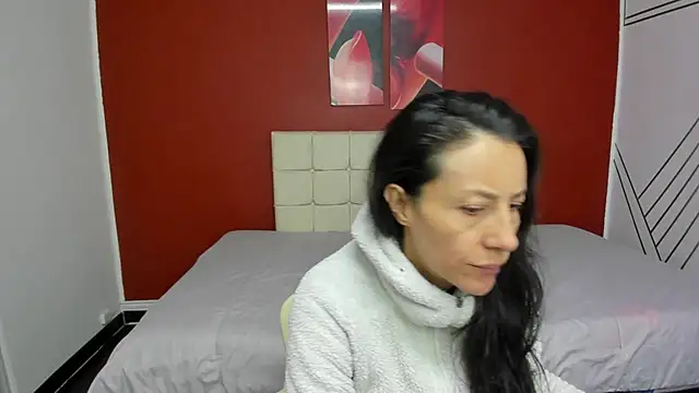 Abrillee1 online show from March 5, 2025, 7:17 pm