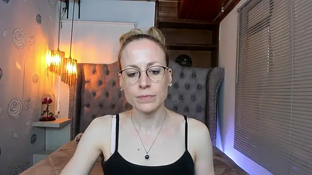 Snapshot of SammySanders chatting on February 6, 2025, 10:43 pm SammySanders online show from February 6, 2025, 10:43 pm