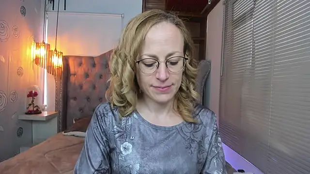 Snapshot of SammySanders chatting on March 8, 2025, 12:30 pm SammySanders online show from March 8, 2025, 12:30 pm