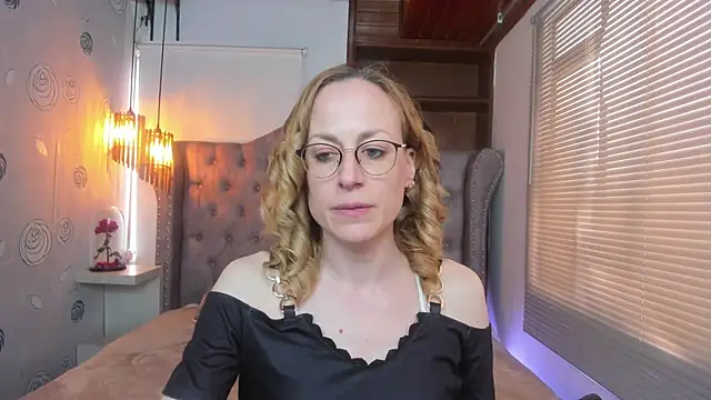 Snapshot of SammySanders chatting on March 20, 2025, 5:04 pm SammySanders online show from March 20, 2025, 5:04 pm