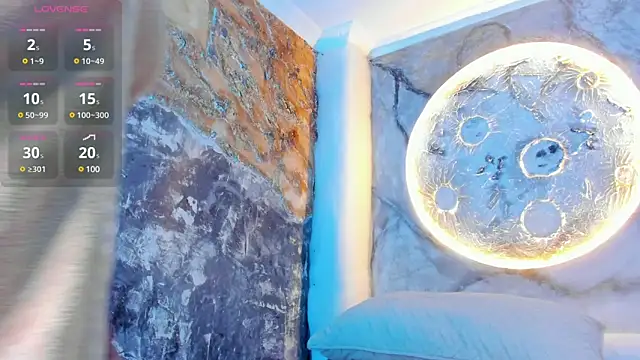 brianaGuzman online show from March 11, 2025, 4:07 pm