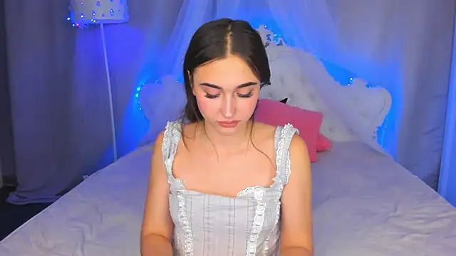 Snapshot of EvaLil chatting on December 2, 2024, 12:29 pm EvaLil online show from December 2, 2024, 12:29 pm