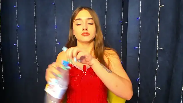 Snapshot of EvaLil chatting on December 29, 2024, 1:45 am EvaLil online show from December 29, 2024, 1:45 am