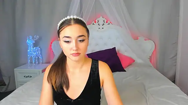 Snapshot of EvaLil chatting on December 30, 2024, 11:48 am EvaLil online show from December 30, 2024, 11:48 am