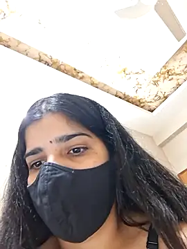 aaliya bhattt online show from April 6, 2026, 3:24 pm