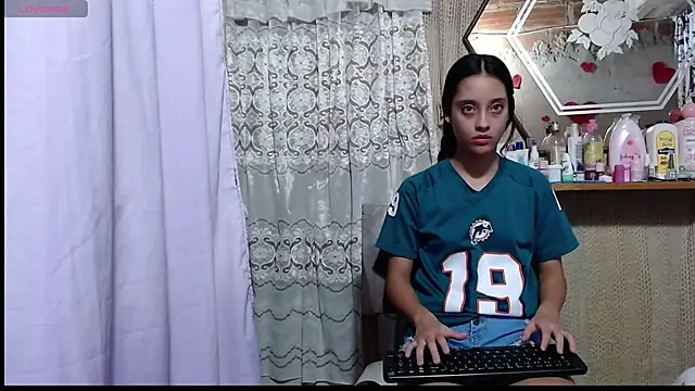 Lunawillis online show from September 15, 2025, 10:32 pm