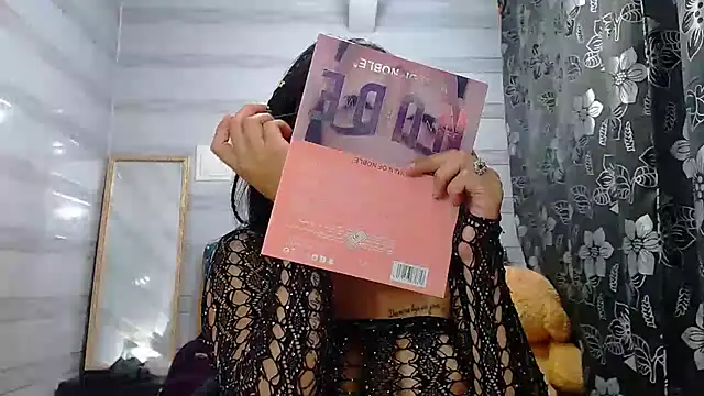 lily jamesx online show from February 19, 2025, 10:31 pm