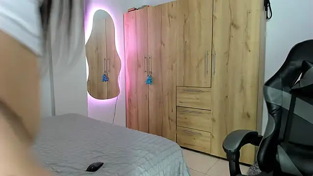 Snapshot of abbyquinn__ chatting on February 19, 2026, 11:17 am abbyquinn online show from February 19, 2026, 11:17 am