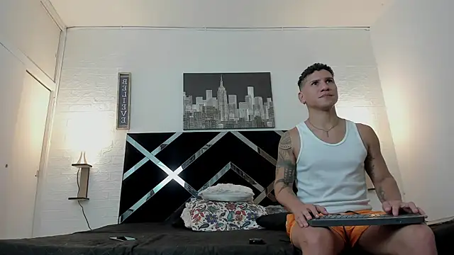 nakedfoam1 online show from November 18, 2025, 5:01 am