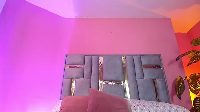 Bianca ks online show from March 8, 2025, 6:32 am