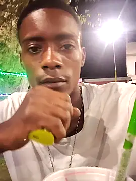 Snapshot of BeetledFlouter12 chatting on December 20, 2025, 6:31 am BeetledFlouter12 online show from December 20, 2025, 6:31 am