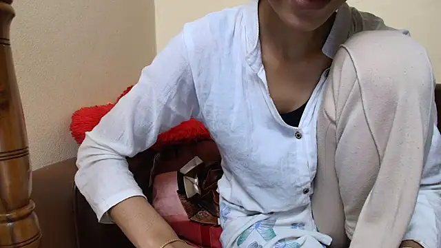 Srabontii online show from November 17, 2025, 5:02 am