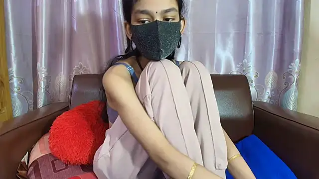 Snapshot of Srabontii chatting on February 7, 2026, 10:19 am Srabontii online show from February 7, 2026, 10:19 am