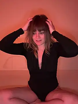 Snapshot of Milla__one chatting on December 6, 2024, 6:28 pm Milla one online show from December 6, 2024, 6:28 pm