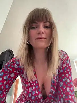 Snapshot of Milla__one chatting on December 26, 2024, 10:26 am Milla one online show from December 26, 2024, 10:26 am