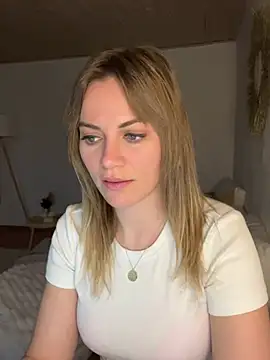 Snapshot of Milla__one chatting on January 20, 2025, 3:50 pm Milla one online show from January 20, 2025, 3:50 pm