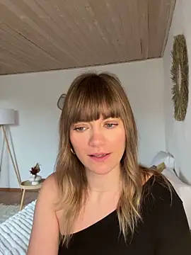 Snapshot of Milla__one chatting on January 30, 2025, 11:11 am Milla one online show from January 30, 2025, 11:11 am