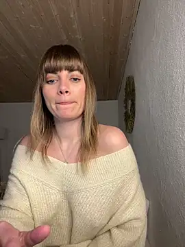 Snapshot of Milla__one chatting on February 6, 2025, 1:10 pm Milla one online show from February 6, 2025, 1:10 pm