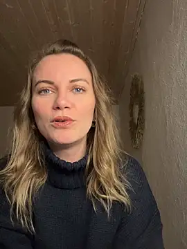 Snapshot of Milla__one chatting on February 25, 2025, 5:58 pm Milla one online show from February 25, 2025, 5:58 pm