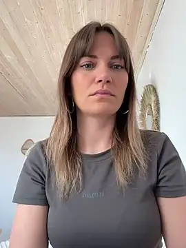 Snapshot of Milla__one chatting on March 18, 2025, 3:31 pm Milla one online show from March 18, 2025, 3:31 pm