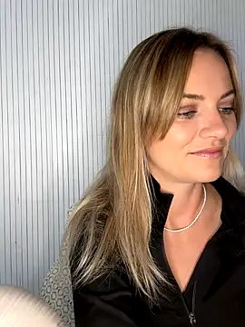 Snapshot of Milla__one chatting on September 10, 2025, 9:31 am Milla one online show from September 10, 2025, 9:31 am