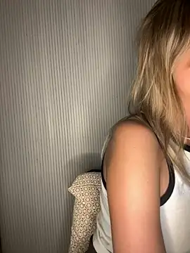 Snapshot of Milla__one chatting on September 19, 2025, 7:14 pm Milla one online show from September 19, 2025, 7:14 pm