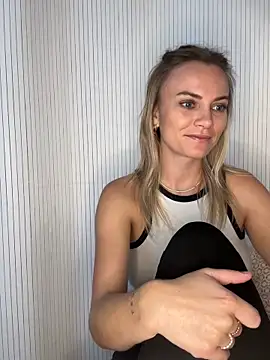 Snapshot of Milla__one chatting on October 2, 2025, 2:02 pm Milla one online show from October 2, 2025, 2:02 pm