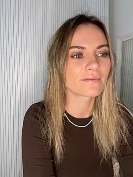 Snapshot of Milla__one chatting on November 11, 2025, 9:53 am Milla one online show from November 11, 2025, 9:53 am