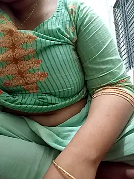 Snapshot of RaselKg chatting on April 5, 2026, 4:04 pm RaselKg online show from April 5, 2026, 4:04 pm