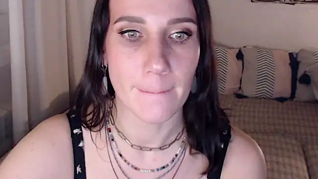 Snapshot of pepper_milf chatting on March 12, 2025, 6:00 pm pepper milf online show from March 12, 2025, 6:00 pm