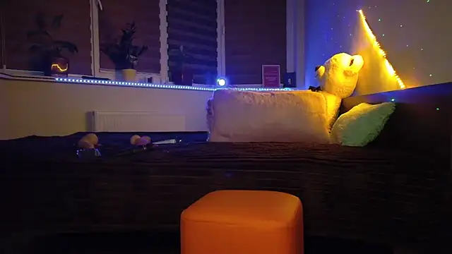 Denny Brenda online show from February 3, 2025, 5:18 am