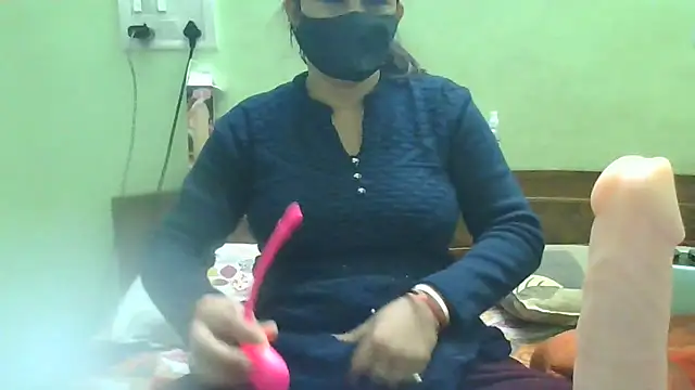 couplesuni online show from January 16, 2025, 4:17 am