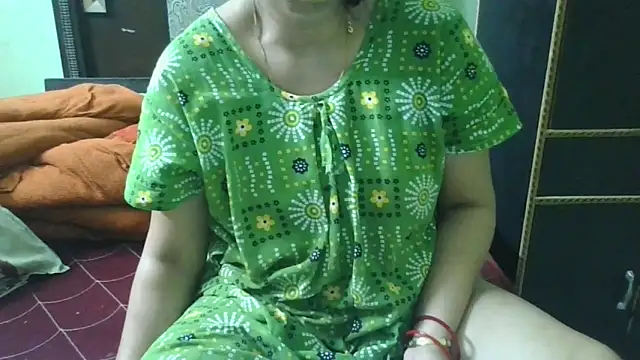 couplesuni online show from October 6, 2025, 3:04 am