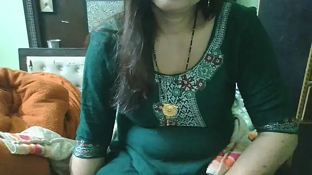 couplesuni online show from November 29, 2025, 11:13 am