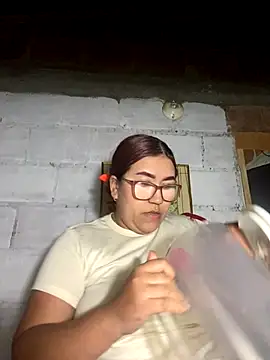 dafne19  online show from October 11, 2025, 5:17 am