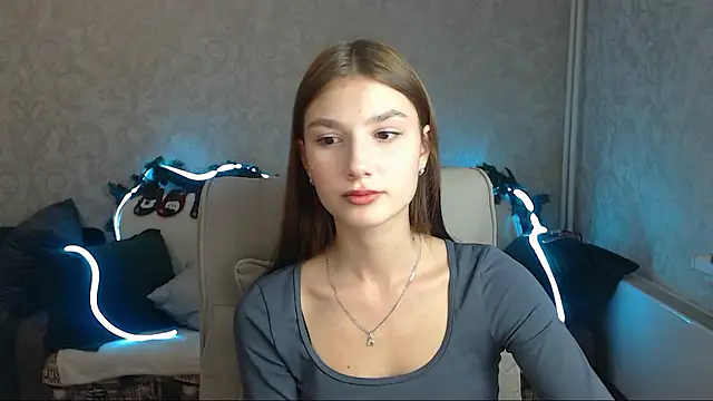 Snapshot of AnaHoney chatting on December 3, 2024, 4:58 am AnaHoney online show from December 3, 2024, 4:58 am
