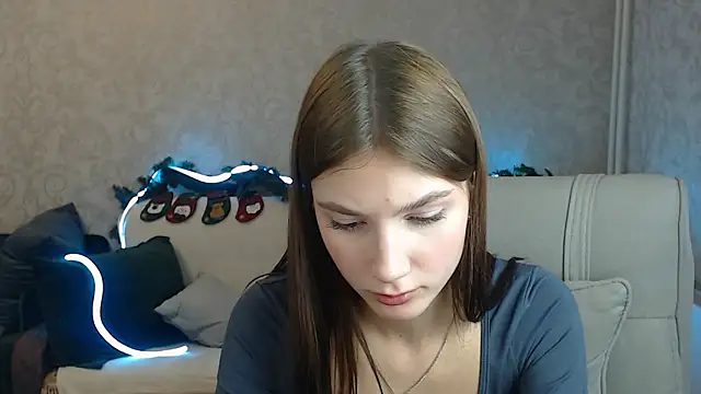 Snapshot of AnaHoney chatting on December 3, 2024, 8:05 am AnaHoney online show from December 3, 2024, 8:05 am