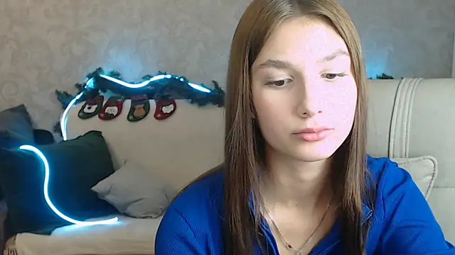 Snapshot of AnaHoney chatting on December 5, 2024, 10:44 am AnaHoney online show from December 5, 2024, 10:44 am