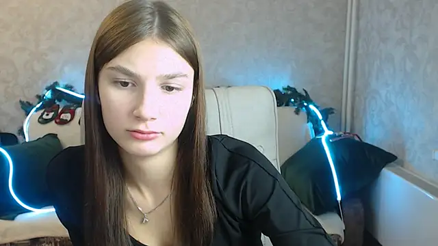 Snapshot of AnaHoney chatting on December 10, 2024, 10:38 am AnaHoney online show from December 10, 2024, 10:38 am