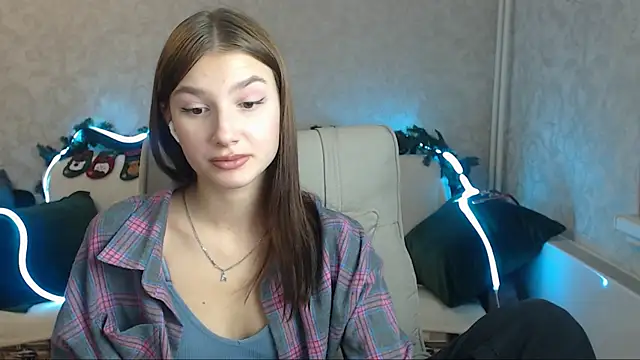 Snapshot of AnaHoney chatting on December 13, 2024, 4:54 am AnaHoney online show from December 13, 2024, 4:54 am
