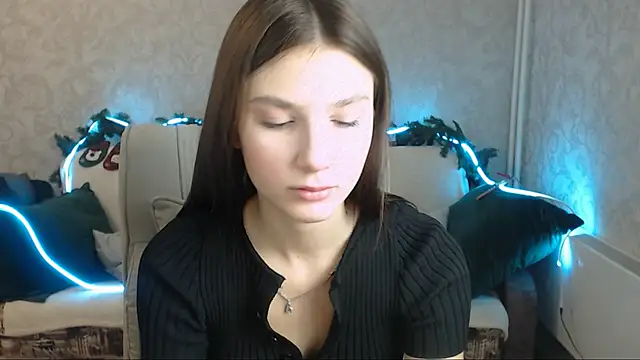 Snapshot of AnaHoney chatting on December 21, 2024, 12:53 am AnaHoney online show from December 21, 2024, 12:53 am