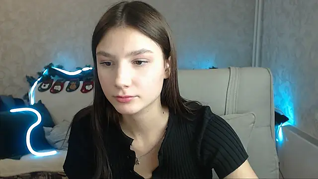 Snapshot of AnaHoney chatting on December 21, 2024, 4:41 am AnaHoney online show from December 21, 2024, 4:41 am