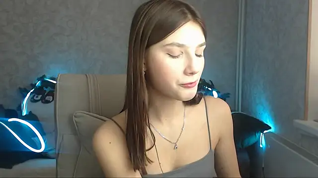 Snapshot of AnaHoney chatting on December 27, 2024, 4:47 am AnaHoney online show from December 27, 2024, 4:47 am