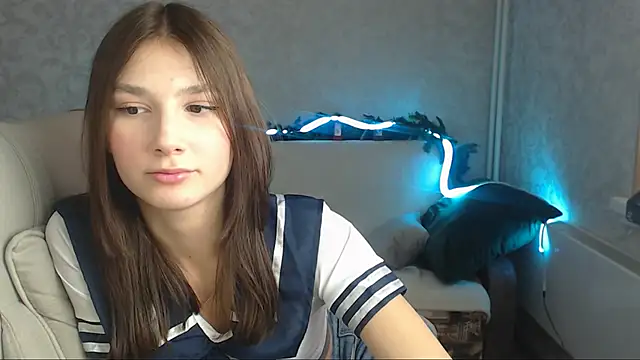 Snapshot of AnaHoney chatting on December 27, 2024, 7:51 am AnaHoney online show from December 27, 2024, 7:51 am