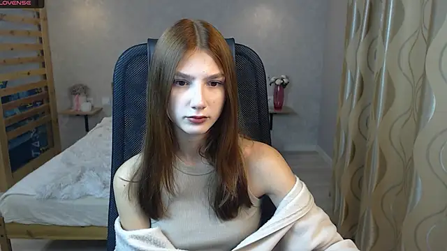 Snapshot of AnaHoney chatting on September 12, 2025, 2:00 am AnaHoney online show from September 12, 2025, 2:00 am