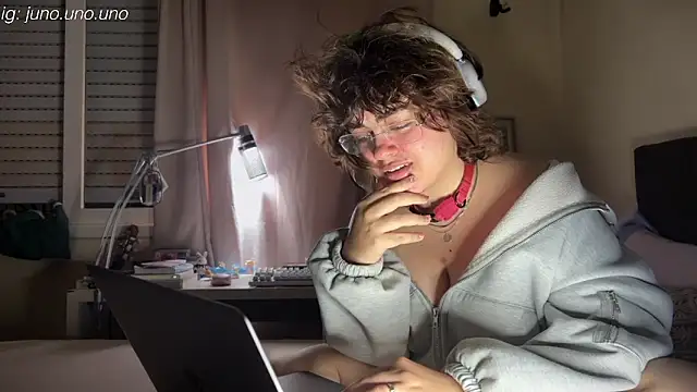 Snapshot of yudrayeb chatting on December 3, 2024, 2:03 am yudrayeb online show from December 3, 2024, 2:03 am