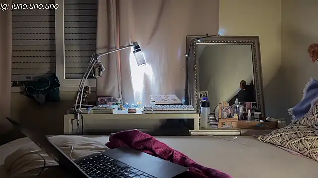 Snapshot of yudrayeb chatting on December 4, 2024, 1:58 am yudrayeb online show from December 4, 2024, 1:58 am